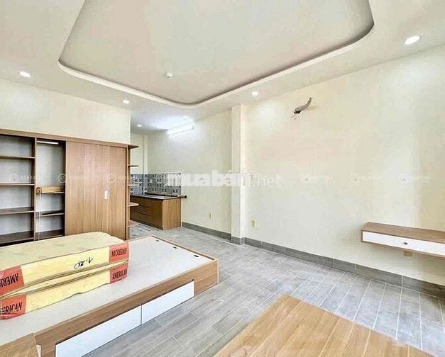 (Thương lượng giá ) Phòng mới xây BanCong NGAY BÀ HOM , PHỐ ẨM THỰC