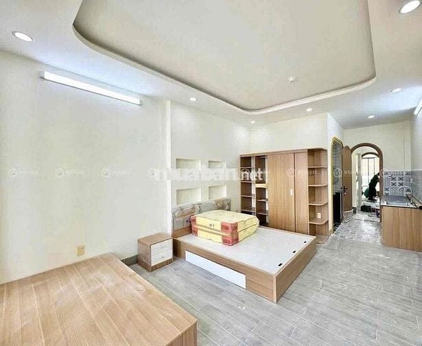 (Thương lượng giá ) Phòng mới xây BanCong NGAY BÀ HOM , PHỐ ẨM THỰC