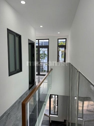 Bán nhà sổ hoàn công - thanh toán 700tr dọn vào ở, tại Tân Phước Khánh