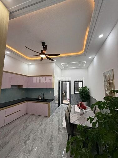 Bán nhà sổ hoàn công - thanh toán 700tr dọn vào ở, tại Tân Phước Khánh