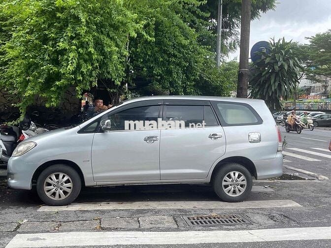 Toyota Innova 2010 V - 30000 km