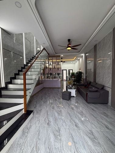 Bán nhà sổ hoàn công - thanh toán 700tr dọn vào ở, tại Tân Phước Khánh
