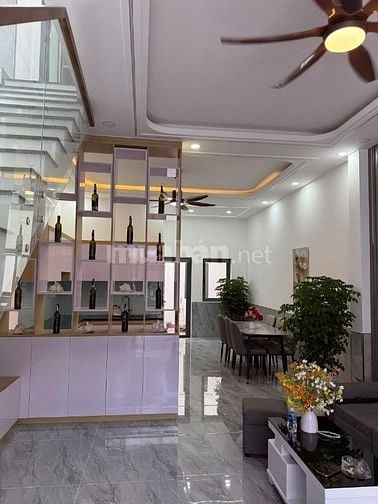 Bán nhà sổ hoàn công - thanh toán 700tr dọn vào ở, tại Tân Phước Khánh