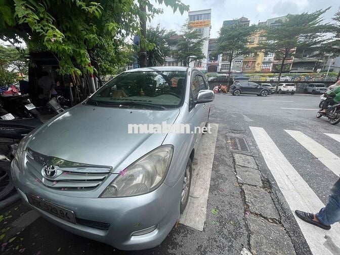 Toyota Innova 2010 V - 30000 km