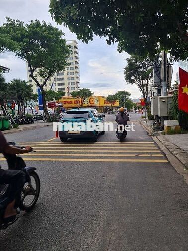 BÁN ĐẤT MẶT TIỀN ĐƯỜNG HỒ NGHINH GẦN BIỂN