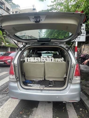Toyota Innova 2010 V - 30000 km