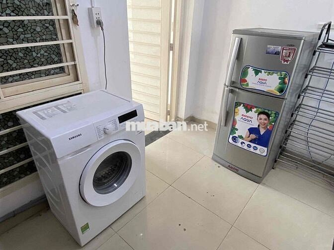 Trống 2PN Full Nội Thất,Máy Giặt Riêng,Cửa Sổ Trời Gần CV Làng Hoa