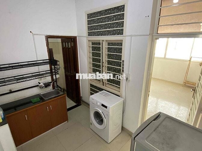 Trống 2PN Full Nội Thất,Máy Giặt Riêng,Cửa Sổ Trời Gần CV Làng Hoa