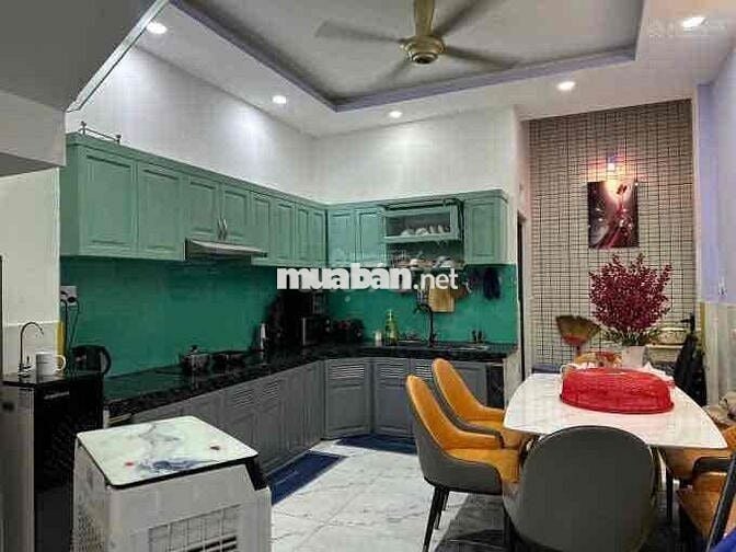 BÁN NHÀ LO CHO CON ĐI DU HỌC NGUYỄN VĂN ĐỪNG,P6,QUẬN 5.GIÁ: 6TỶ160/4.5