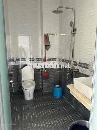 BÁN NHÀ LO CHO CON ĐI DU HỌC NGUYỄN VĂN ĐỪNG,P6,QUẬN 5.GIÁ: 6TỶ160/4.5