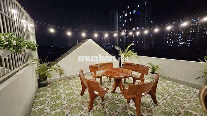 Bán nhà sổ hồng riêng đường trước nhà 8m xe tải