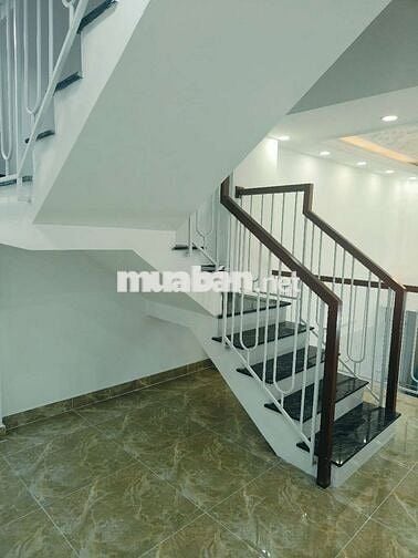 Hỗ trợ chủ mới hh 1/2 tháng Nhà 807 Thống Nhất 4 tấm 5pn cho làm chdv