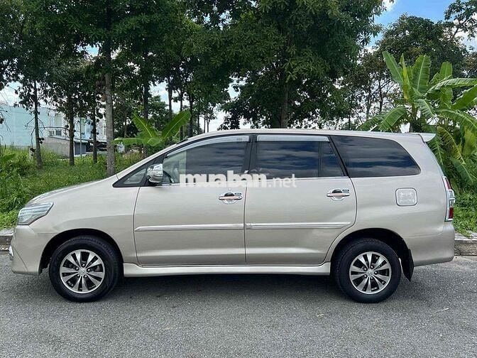 Toyota Innova 2016 2.0E - 125473 km