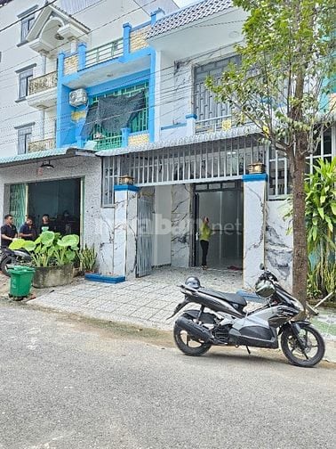 Bán nhà chính chủ sổ hồng riêng đường ô tô