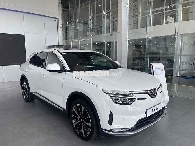 VinFast VF8 2025 Eco giá tốt