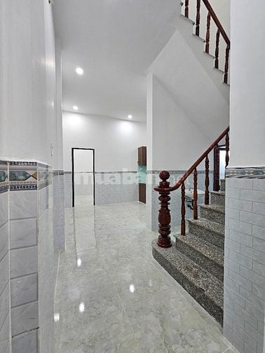 Bán nhà chính chủ sổ hồng riêng đường ô tô