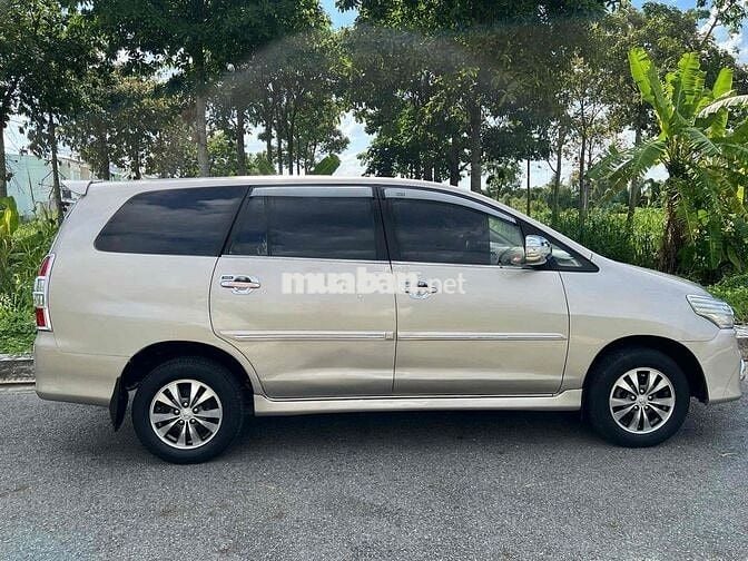 Toyota Innova 2016 2.0E - 125473 km