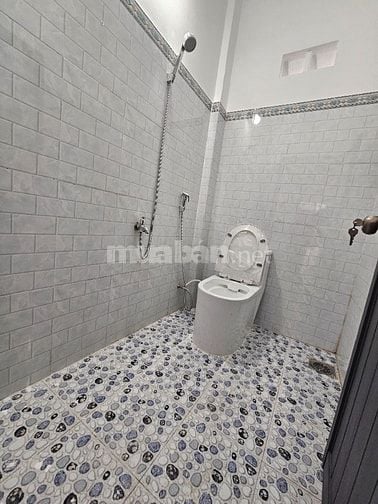 Bán nhà chính chủ sổ hồng riêng đường ô tô