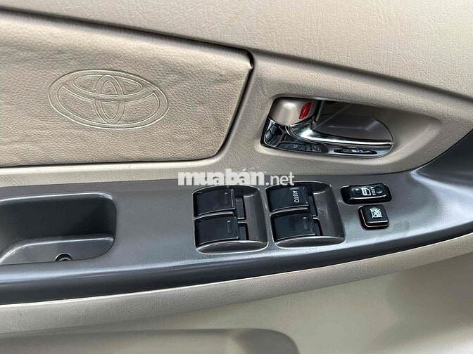 Toyota Innova 2016 2.0E - 125473 km