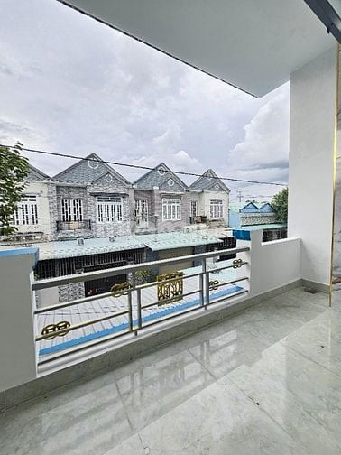 Bán nhà chính chủ sổ hồng riêng đường ô tô
