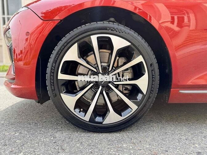 VinFast Lux A2.0 2021 Premium 2.0 AT - 48000 km