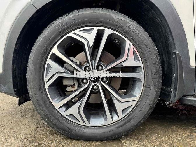 Hyundai Santa Fe 2019 2.2L AT 4WD - 58000 km