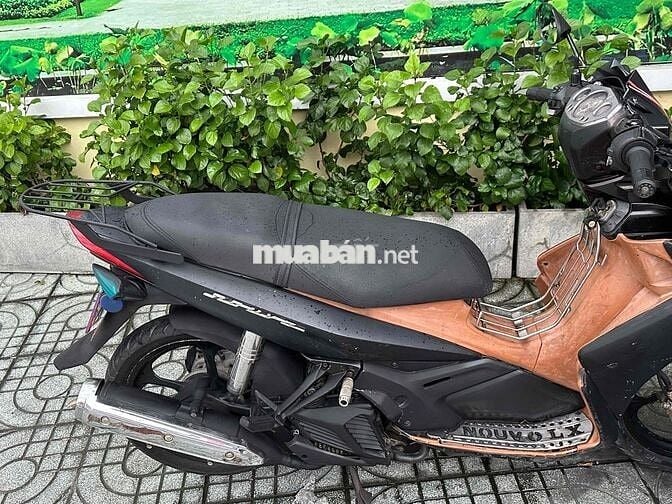Nouvo 4 đen mờ đẹp, máy êm, cảng givi, đèn trợ sán