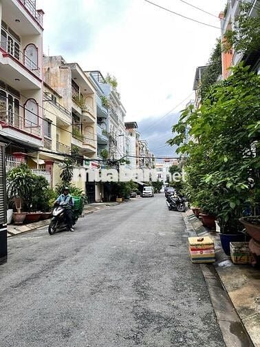 Chính chủ cần bán gấp nhà phố, hẻm lọt 3 chiếc oto