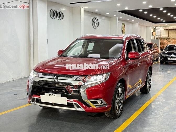 Mitsubishi Outlander Premium 2.0 CVT 2022 - 775Tr
