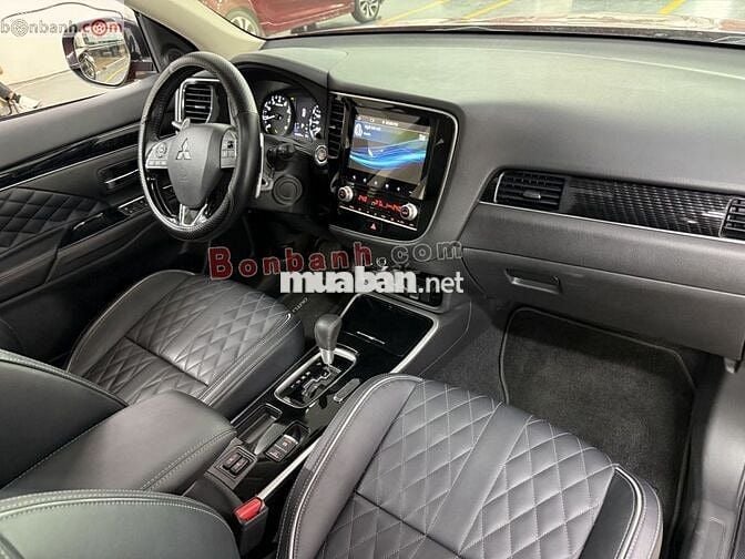 Mitsubishi Outlander Premium 2.0 CVT 2022 - 775Tr
