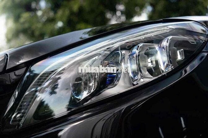 LONG ANH AUTO về Mercedes C300 AMG 2019