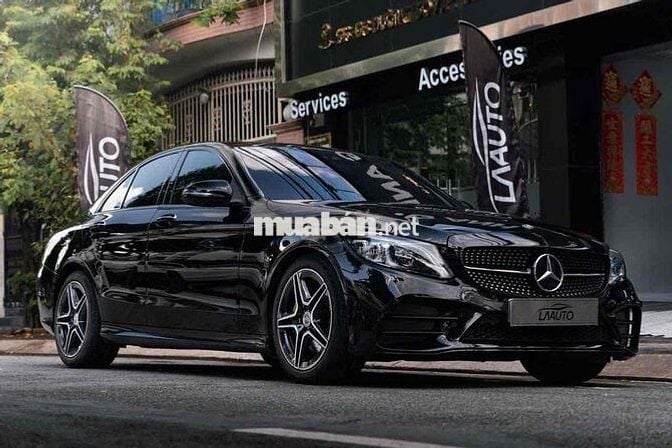 LONG ANH AUTO về Mercedes C300 AMG 2019