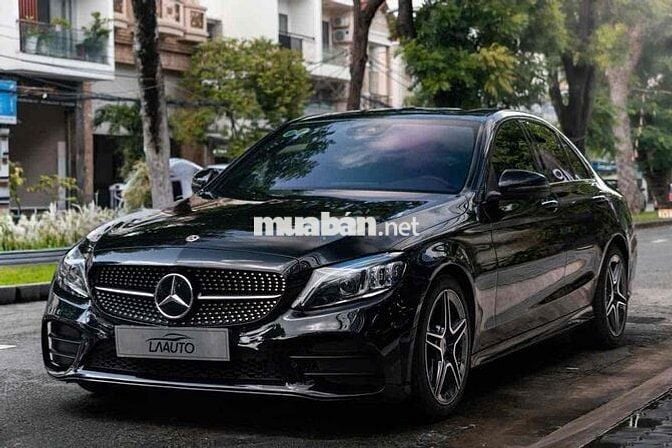 LONG ANH AUTO về Mercedes C300 AMG 2019
