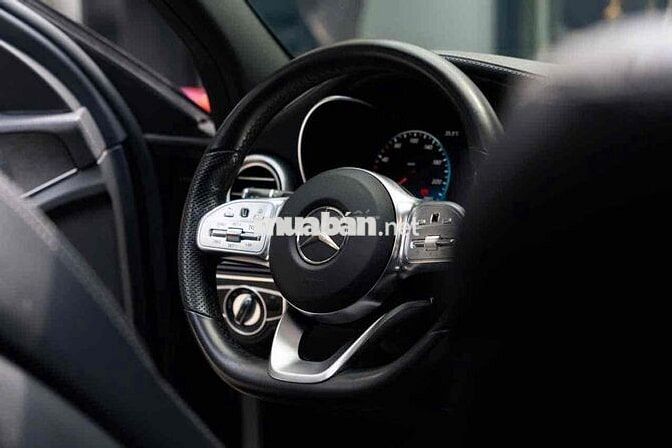LONG ANH AUTO về Mercedes C300 AMG 2019