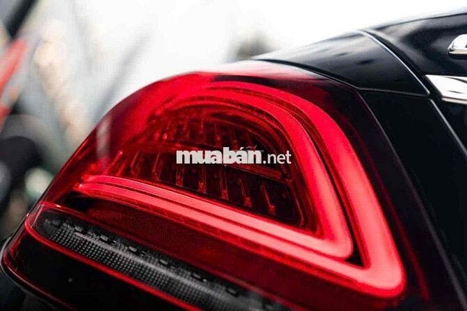 LONG ANH AUTO về Mercedes C300 AMG 2019