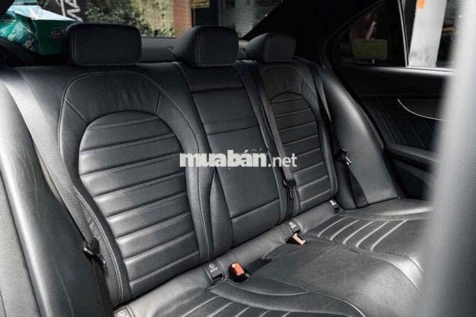LONG ANH AUTO về Mercedes C300 AMG 2019