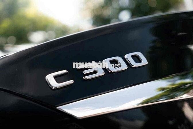 LONG ANH AUTO về Mercedes C300 AMG 2019