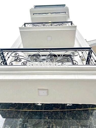 GIẢM 300TR! Xuân Thủy_35m2_6 Tầng_Thang Máy_ Nhà Mới Keng_50m ra Phố!