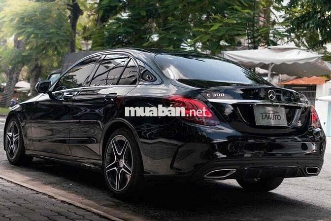 LONG ANH AUTO về Mercedes C300 AMG 2019