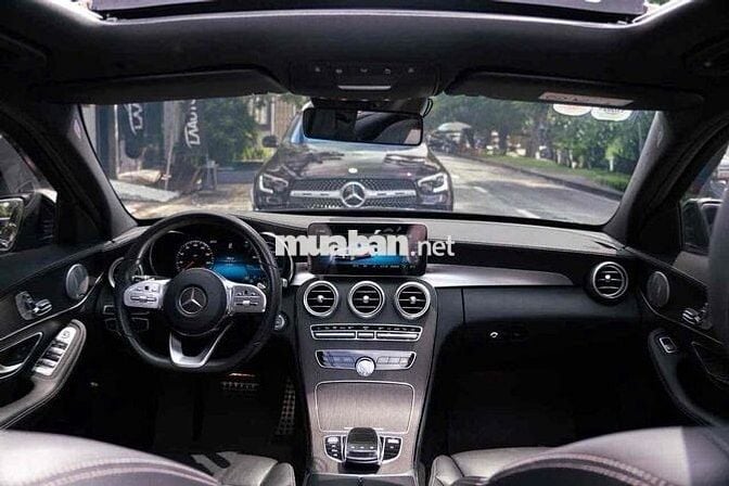 LONG ANH AUTO về Mercedes C300 AMG 2019