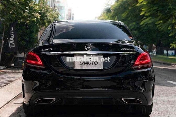 LONG ANH AUTO về Mercedes C300 AMG 2019