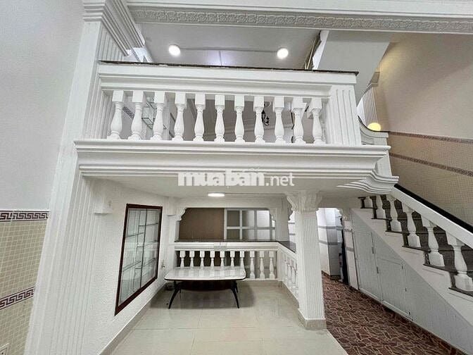 Cho thuê nhà nguyên căn 1 trệt 2 lầu,gần cc đạt gia,sẵn máy lạnh