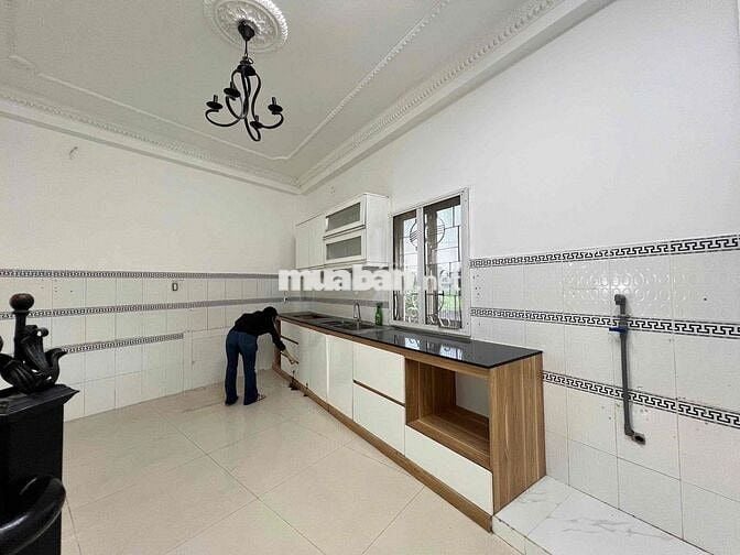 Cho thuê nhà nguyên căn 1 trệt 2 lầu,gần cc đạt gia,sẵn máy lạnh