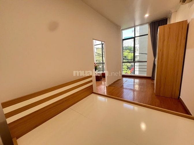 Chính chủ cho thuê CCMN 1K1N, DT 45m2 full nội thất tại Lạc long quân 