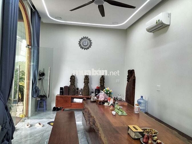 Hạ quyết tâm 4,5 tỷ từ 29, 5 xuống còn 24,8ty a chị phải nhanh ạ