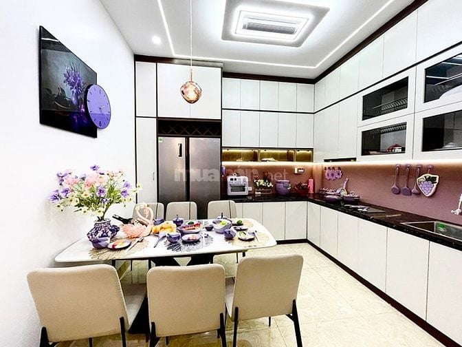 CHÍNH CHỦ BÁN NHÀ HAI BÀ TRƯNG ĐẸP NỘI THẤT XỊN 4PN,NGÕ THÔNG, 20M OTO