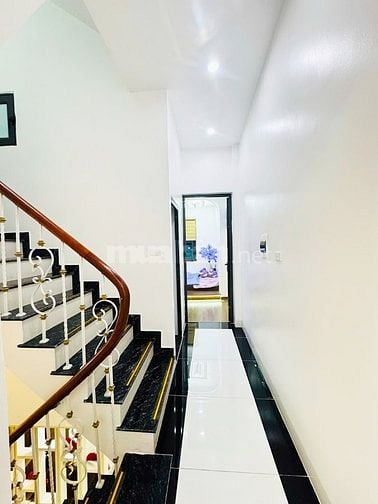 CHÍNH CHỦ BÁN NHÀ HAI BÀ TRƯNG ĐẸP NỘI THẤT XỊN 4PN,NGÕ THÔNG, 20M OTO
