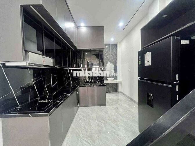 Cho thuê nhà mới 3 tầng mặt tiền Huỳnh Ngọc Huệ Thanh Khê