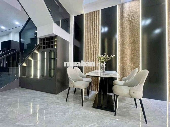 Cho thuê nhà mới 3 tầng mặt tiền Huỳnh Ngọc Huệ Thanh Khê