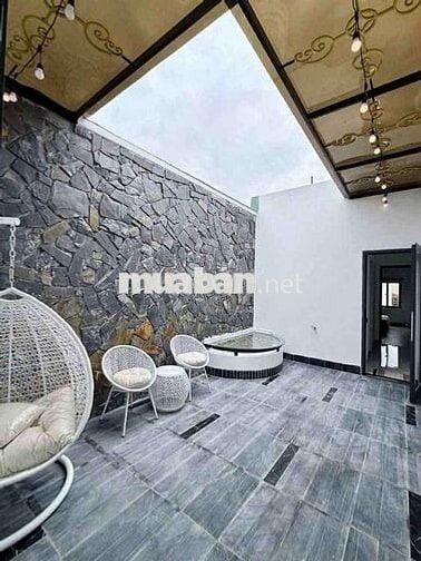 Cho thuê nhà mới 3 tầng mặt tiền Huỳnh Ngọc Huệ Thanh Khê
